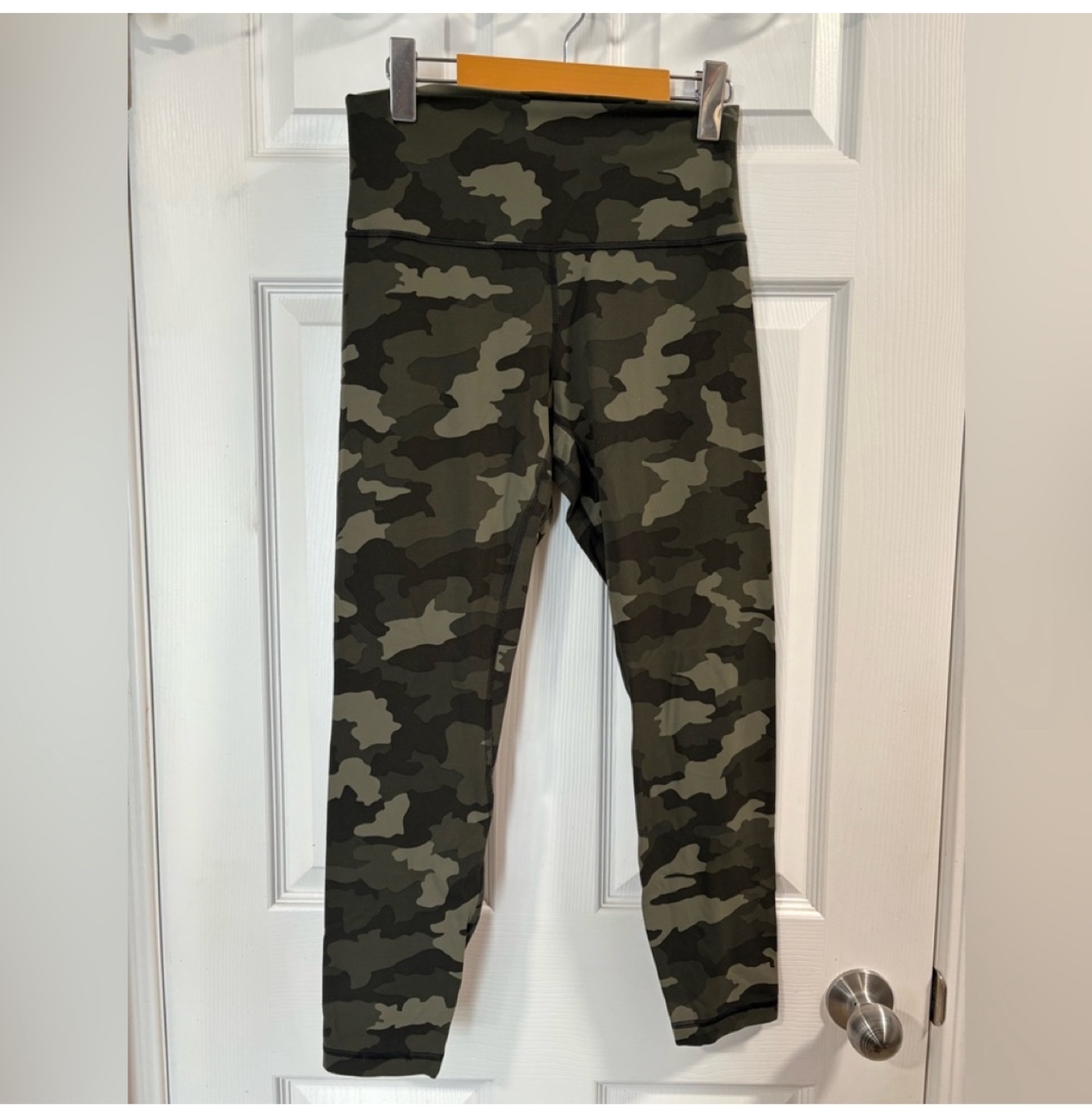 Lululemon Camo Leggings - Size 8