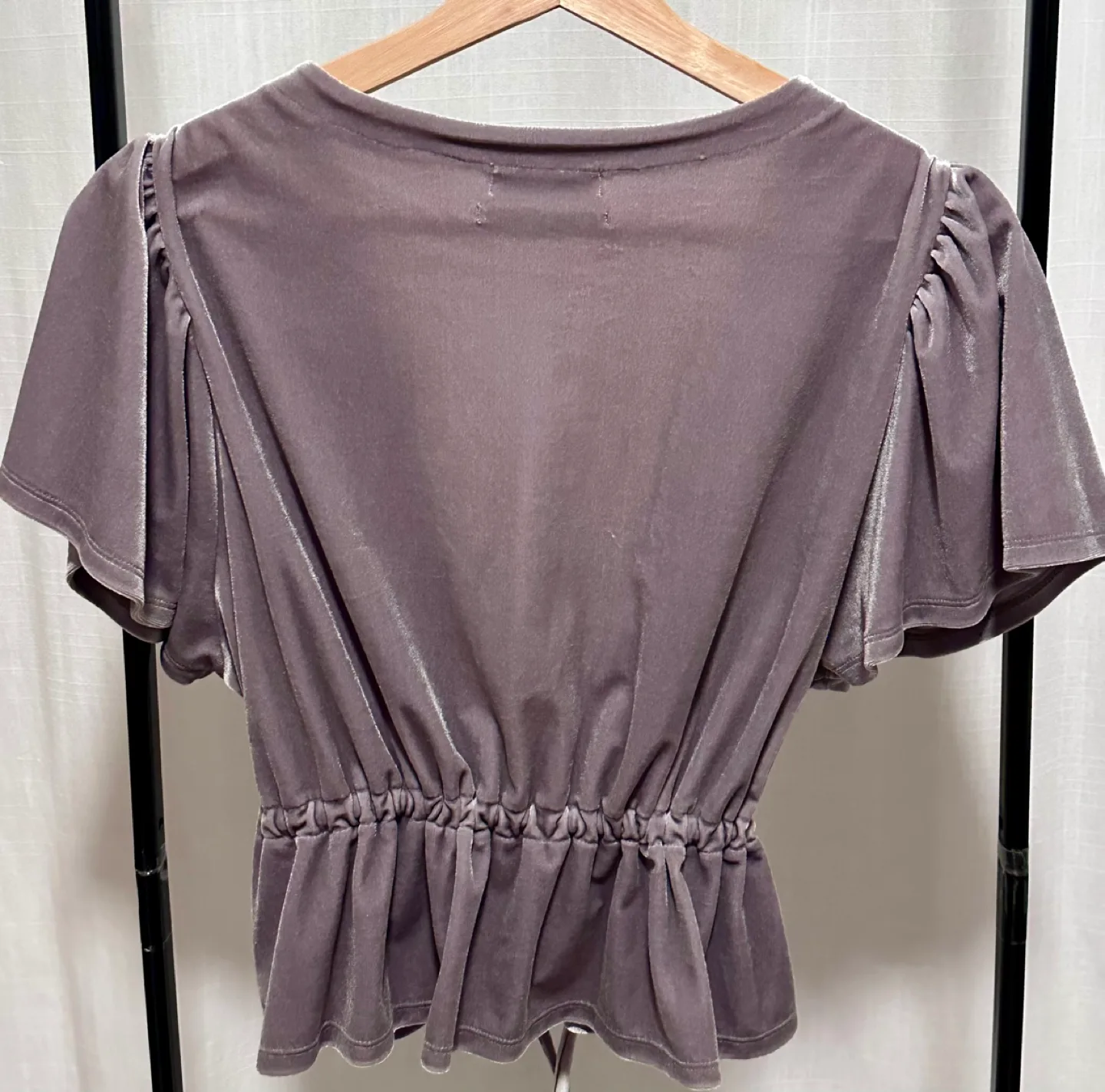 Urban Outfitters Silver Velvet Tie-Front Crop Top image indicator(5)