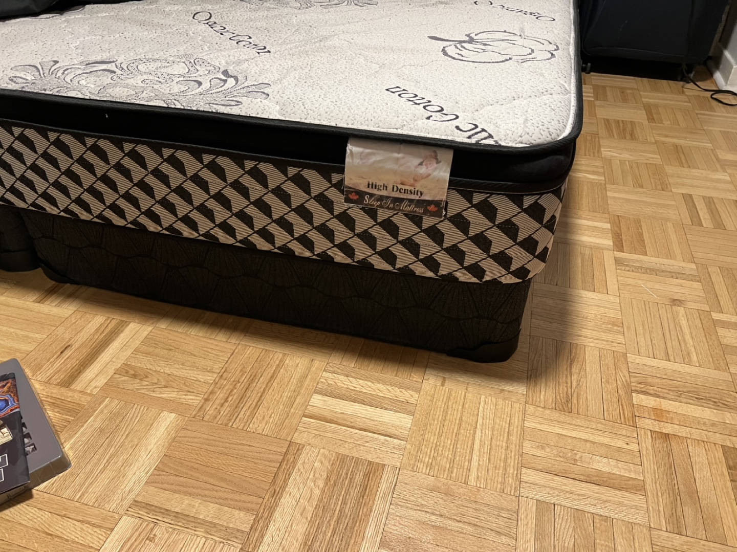High Density Organic Cotton king Mattress and box spring - photo 2