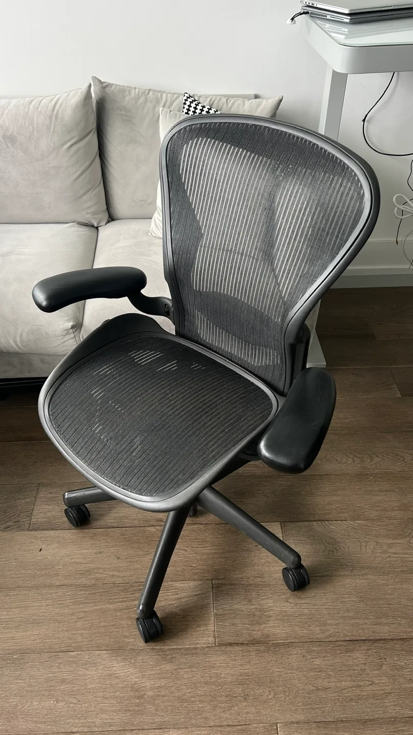 Herman Miller Aeron Chair black