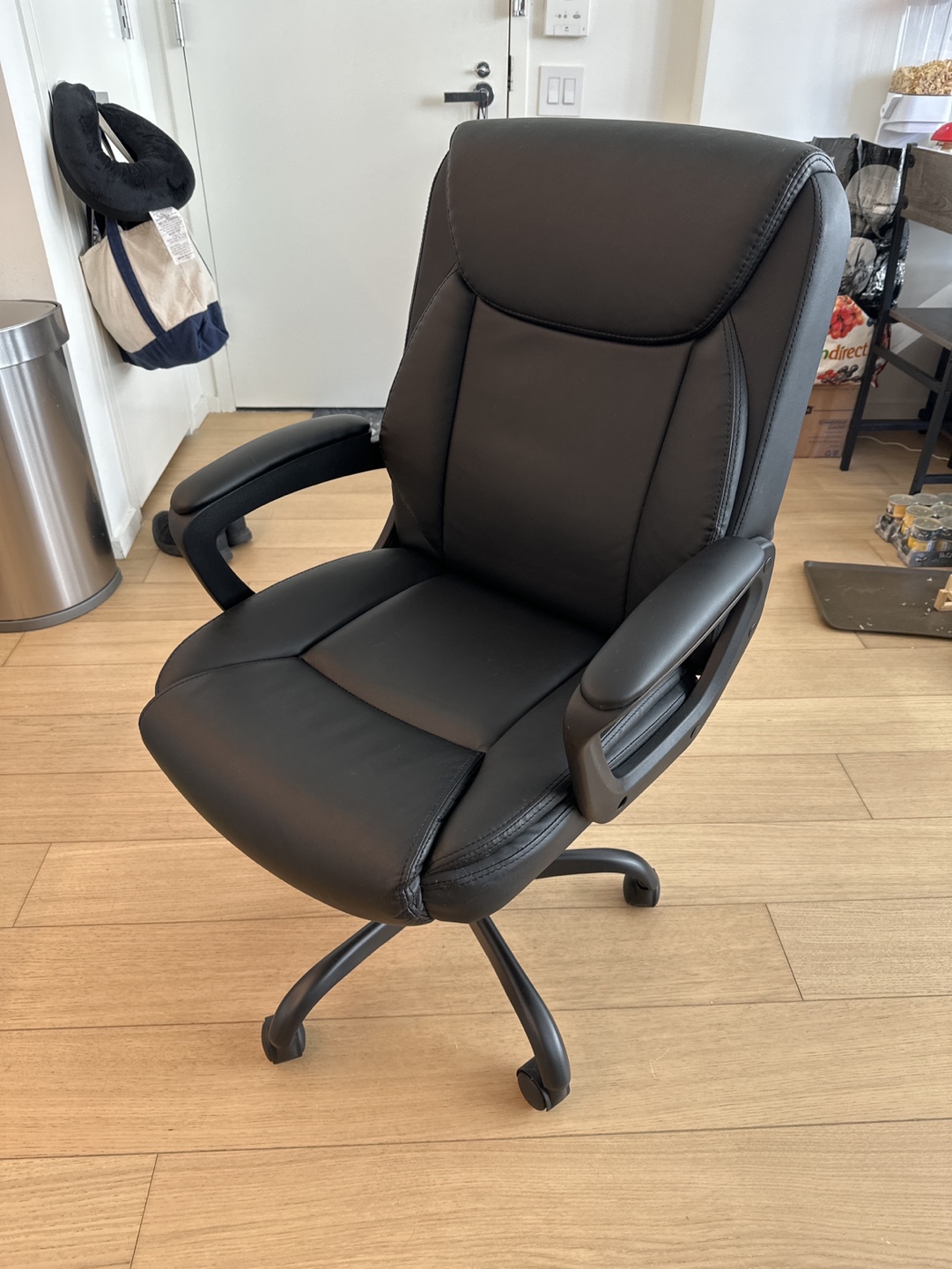 Black Office Chair with Wheels - photo 5