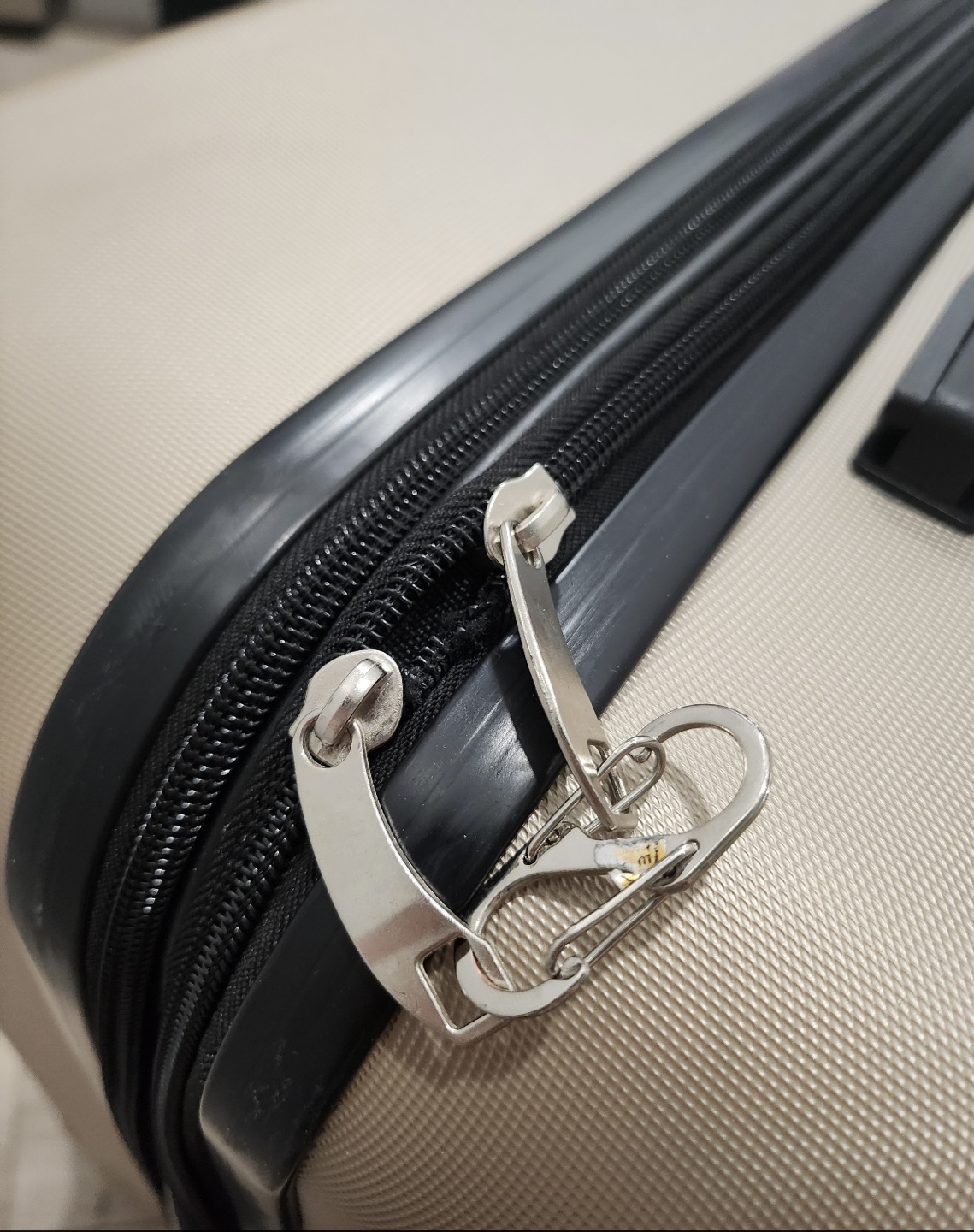 Large Beige Suitcase - photo 3