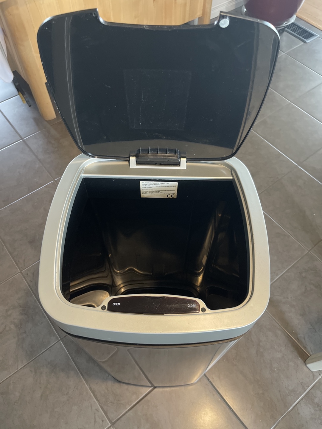 PENDING.       80 L Motion garbage can lid - photo 3