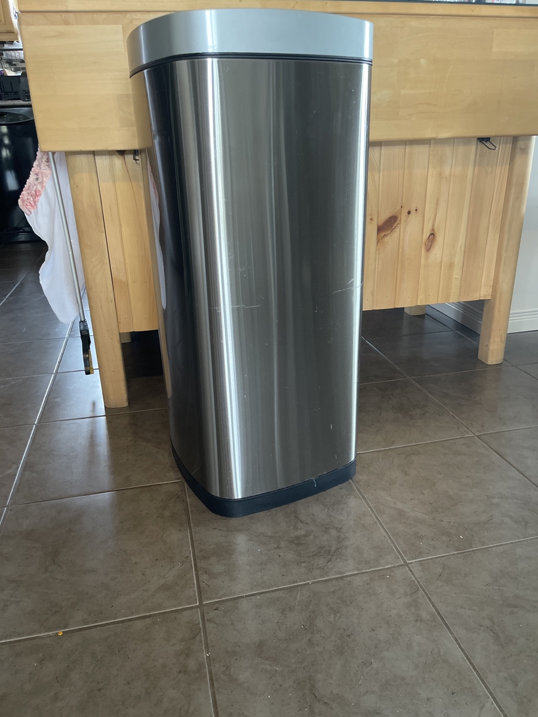 PENDING.       80 L Motion garbage can lid - photo 2