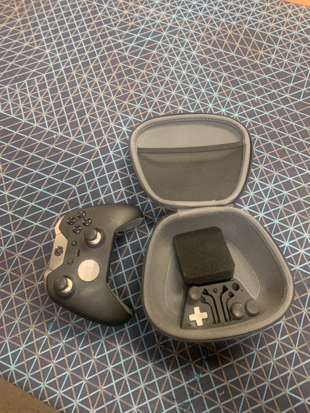 Xbox Elite Series 1 Controller with carrying case and paddles - photo 3
