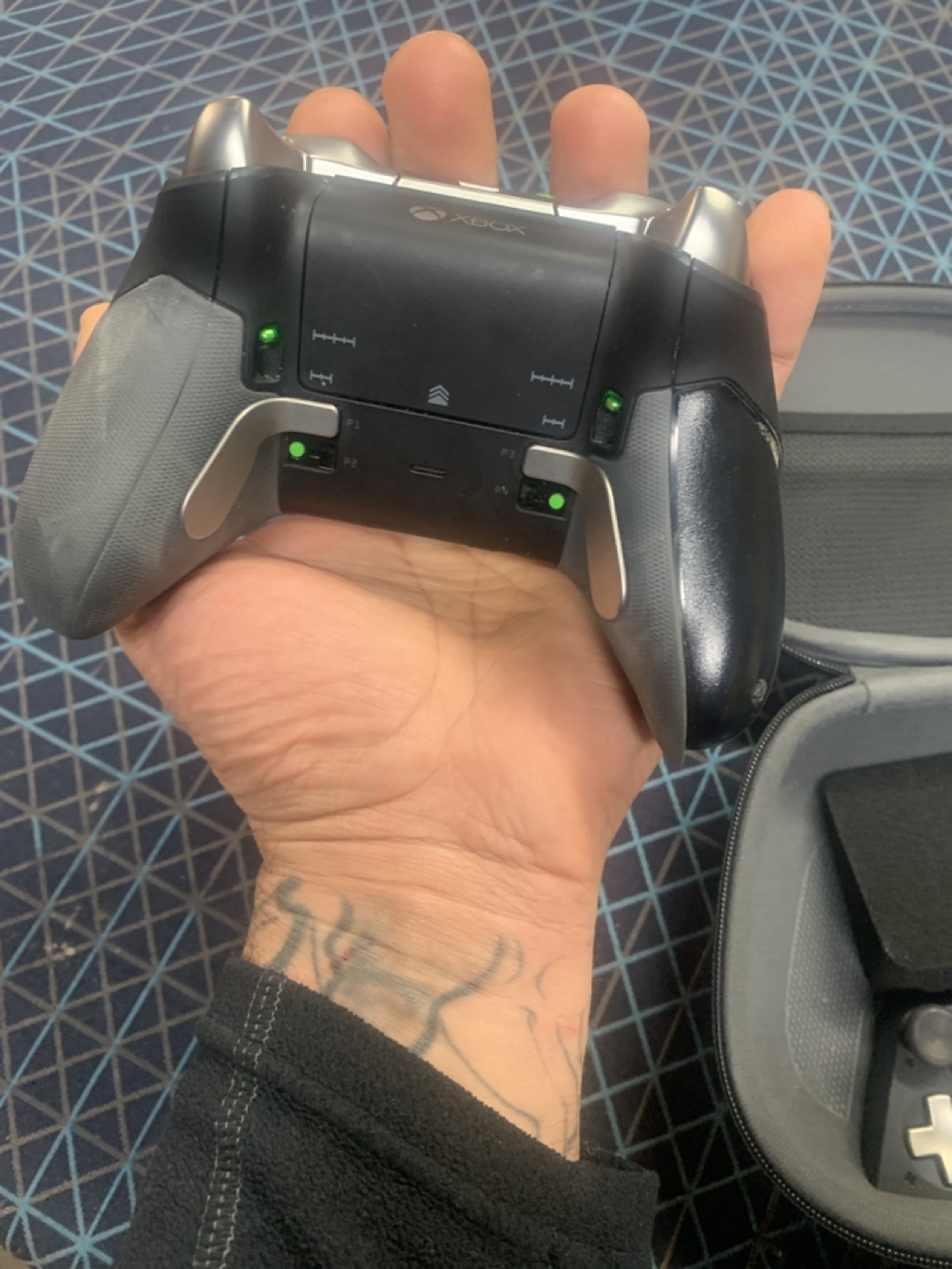 Xbox Elite Series 1 Controller with carrying case and paddles - photo 2