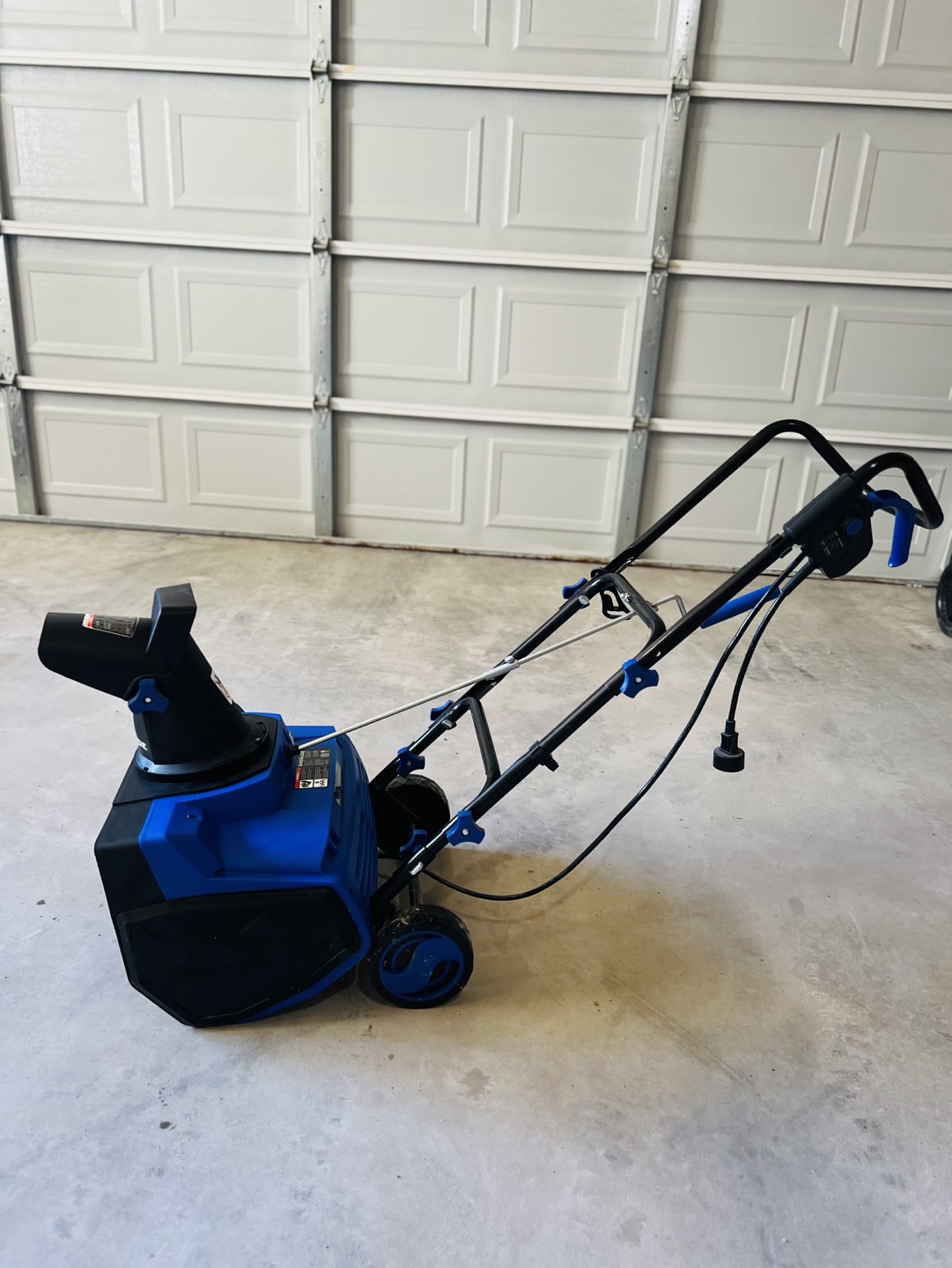 Snow Joe 18-inch Electric Snow Thrower