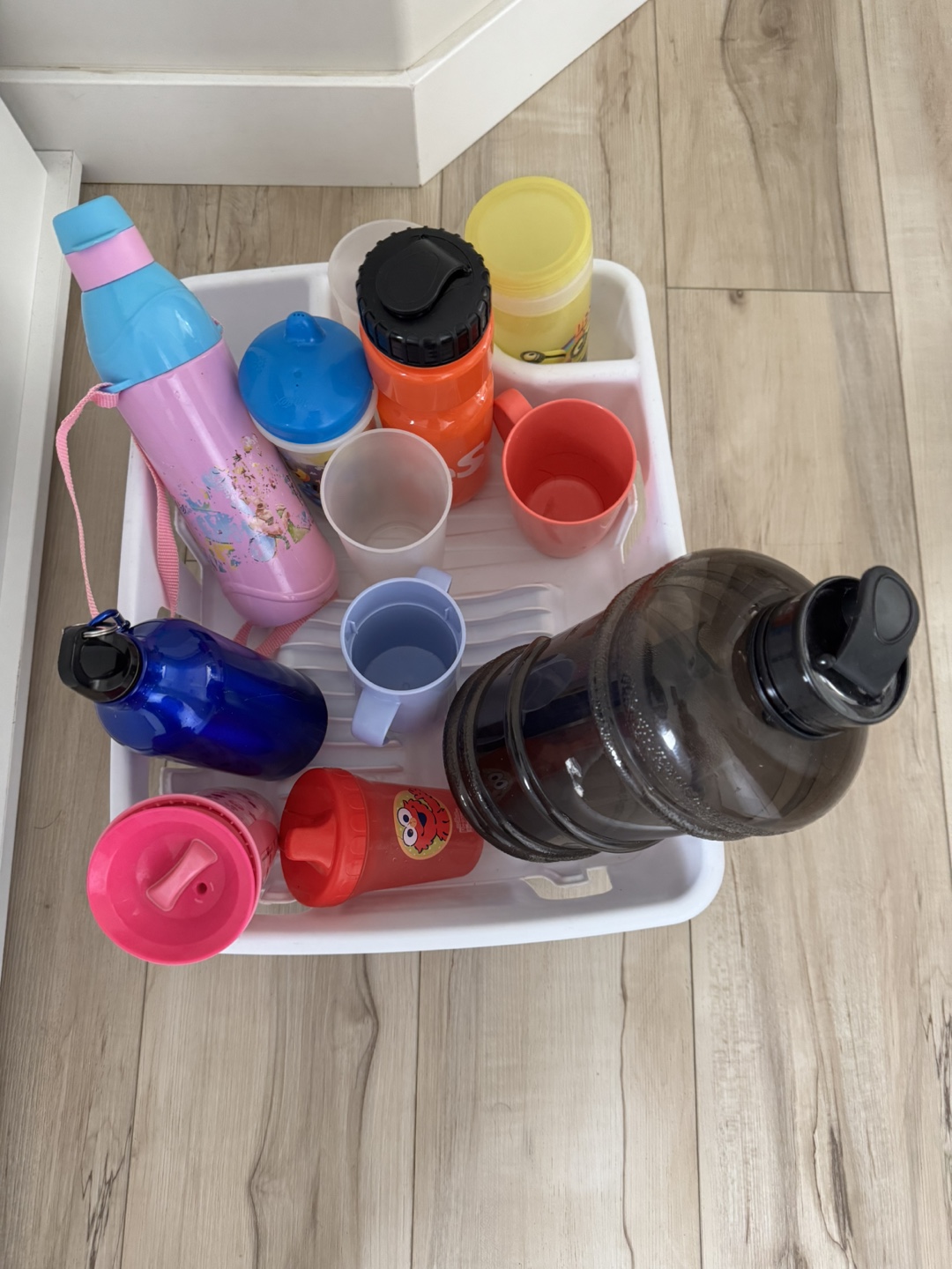 Lot of Kids' Water Bottles and Cups - photo 2