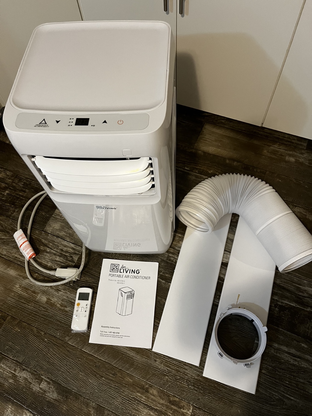 Portable air conditioner & window kit accessories - photo 2