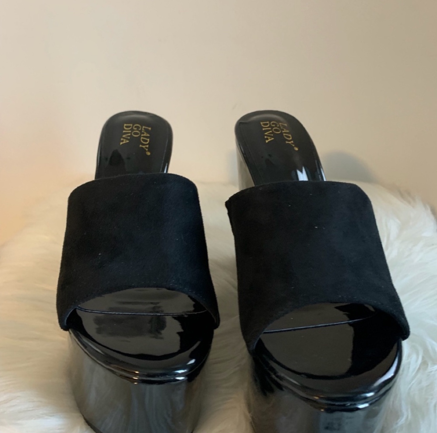 Black Patent Leather Platform Wedge Sandals - photo 2