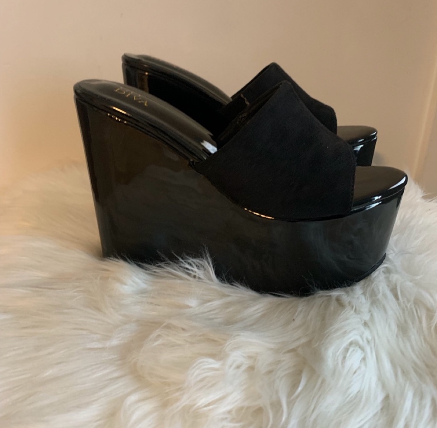 Black Patent Leather Platform Wedge Sandals - photo 3