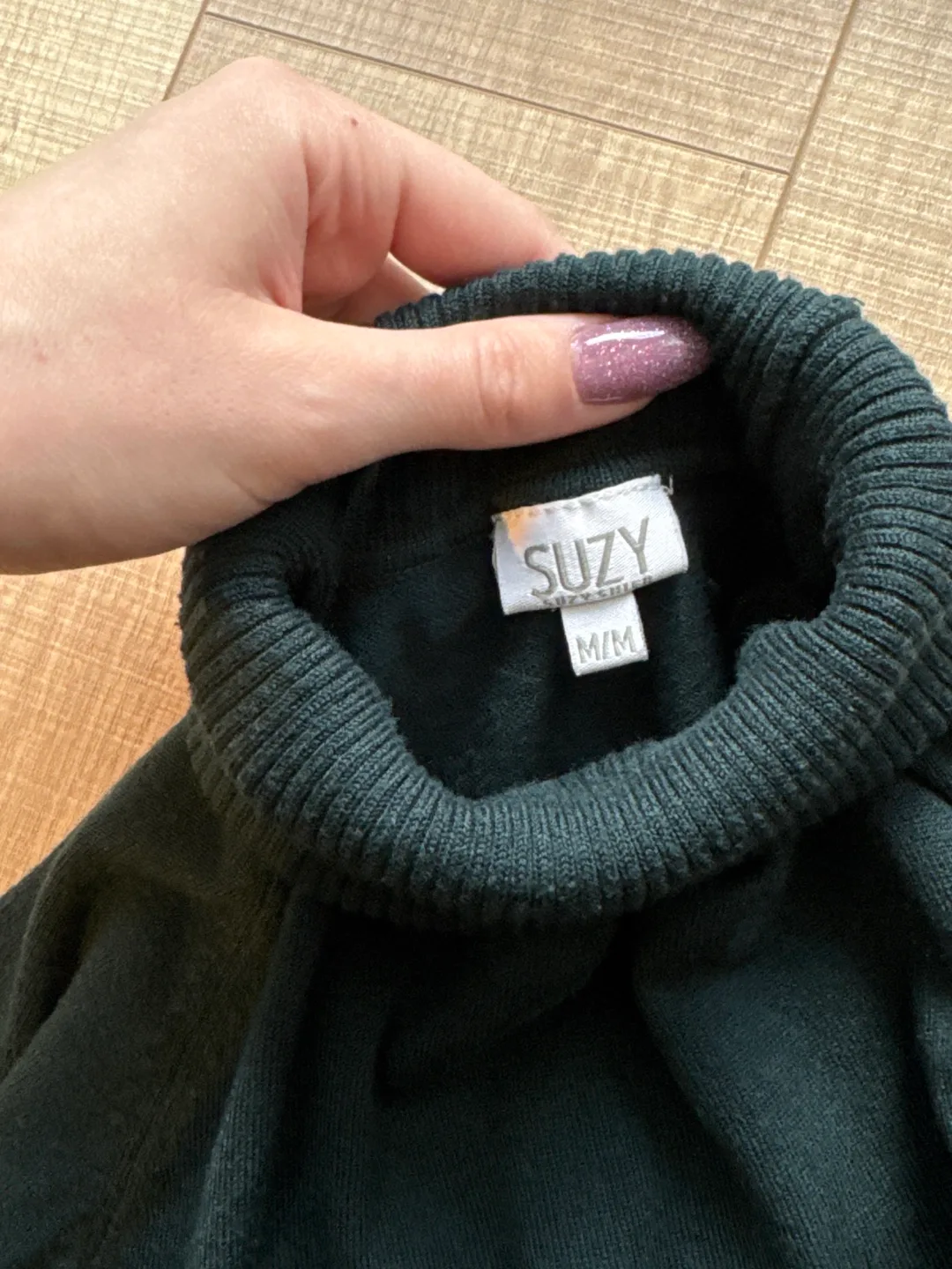 Suzy Women's Dark Green Turtleneck Sweater - Size M/M image indicator(3)