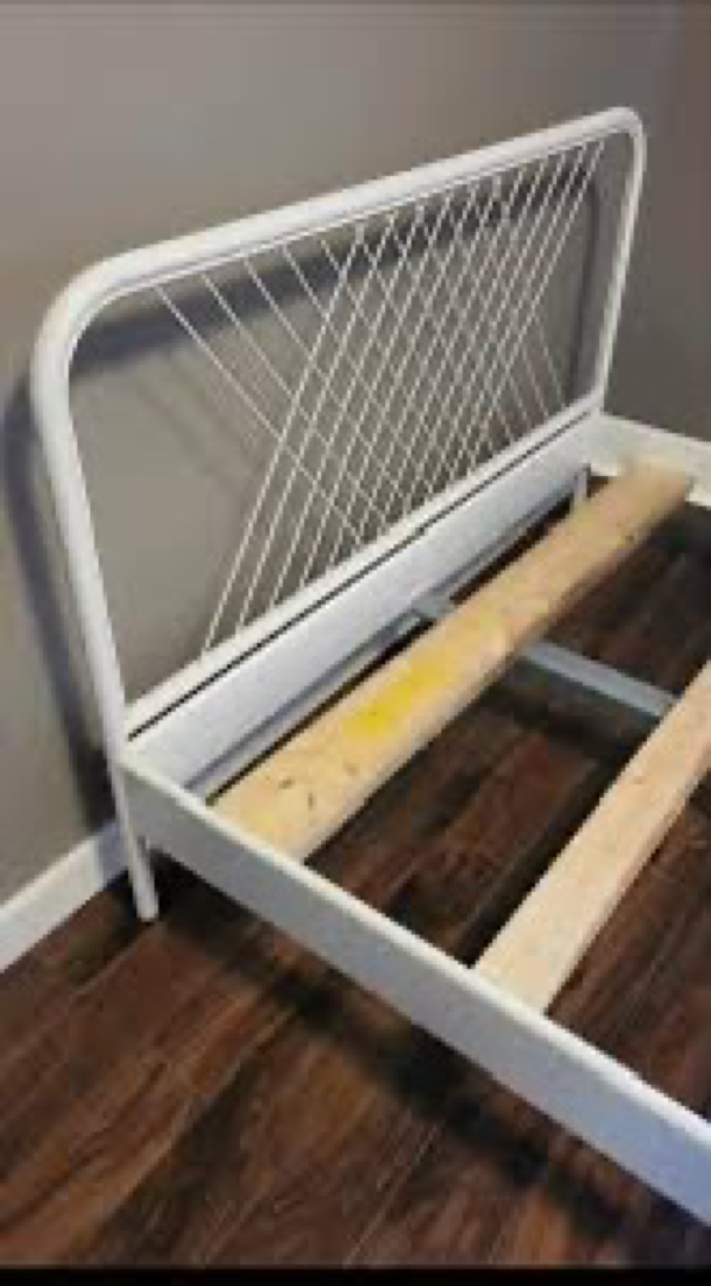 Queen Size Metal Frame Bed Frame - photo 2