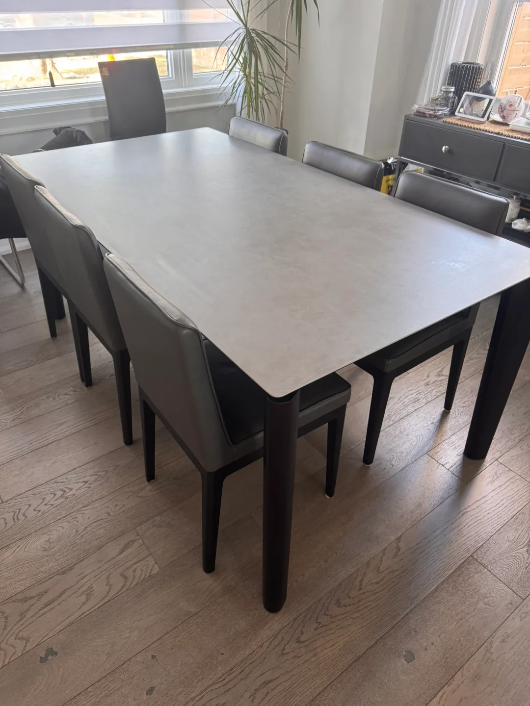 Modern Dining Table image indicator(2)