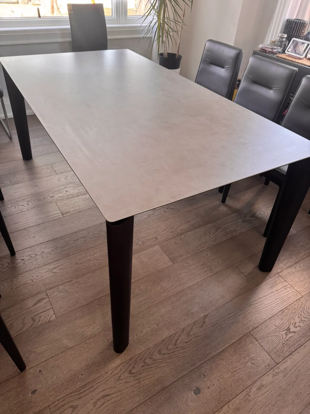 Modern Dining Table image indicator(3)