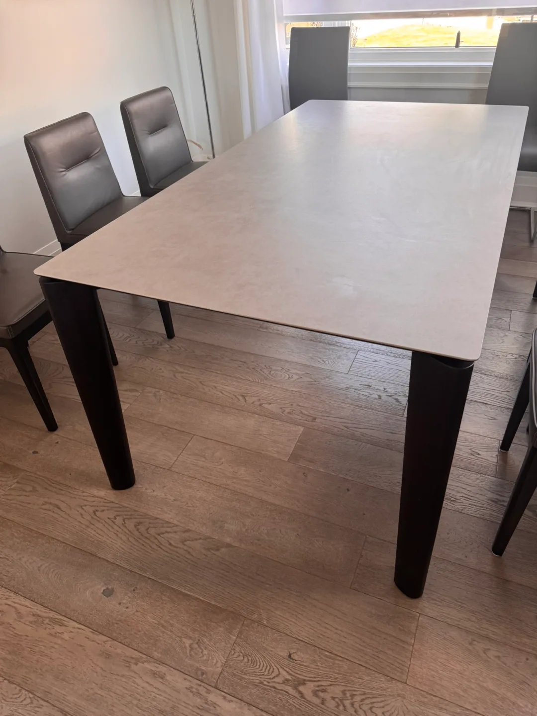 Modern Dining Table image indicator(4)