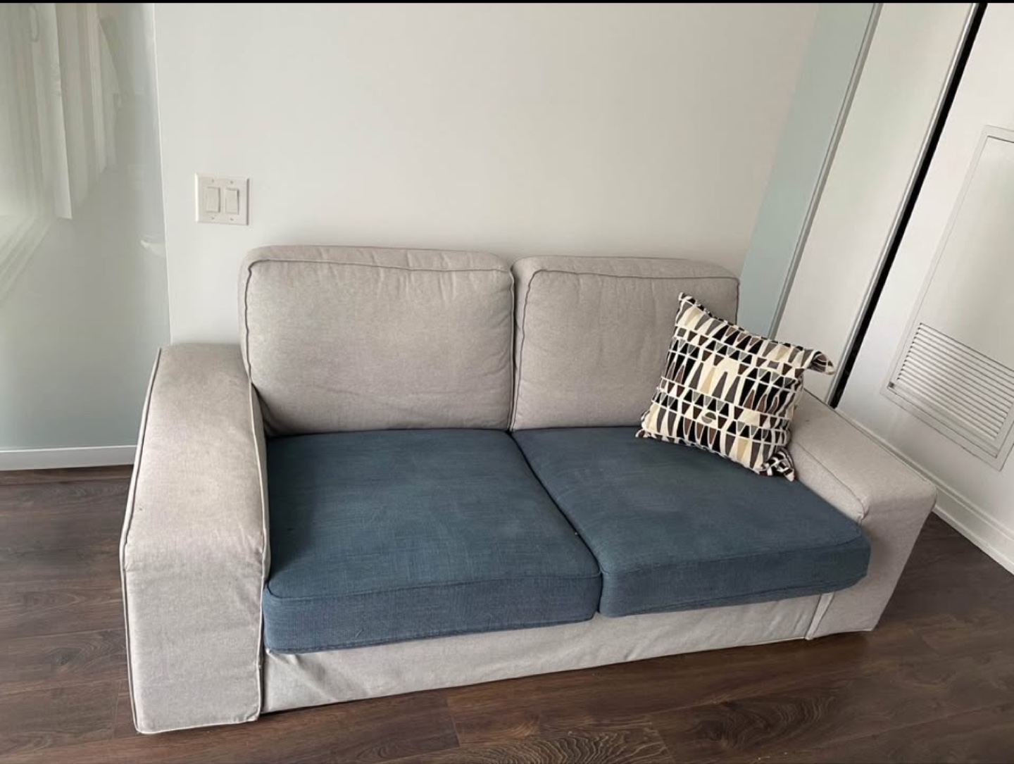 MOVE OUT- NEED GONE MARCH 30!! (Ikea Kivik)