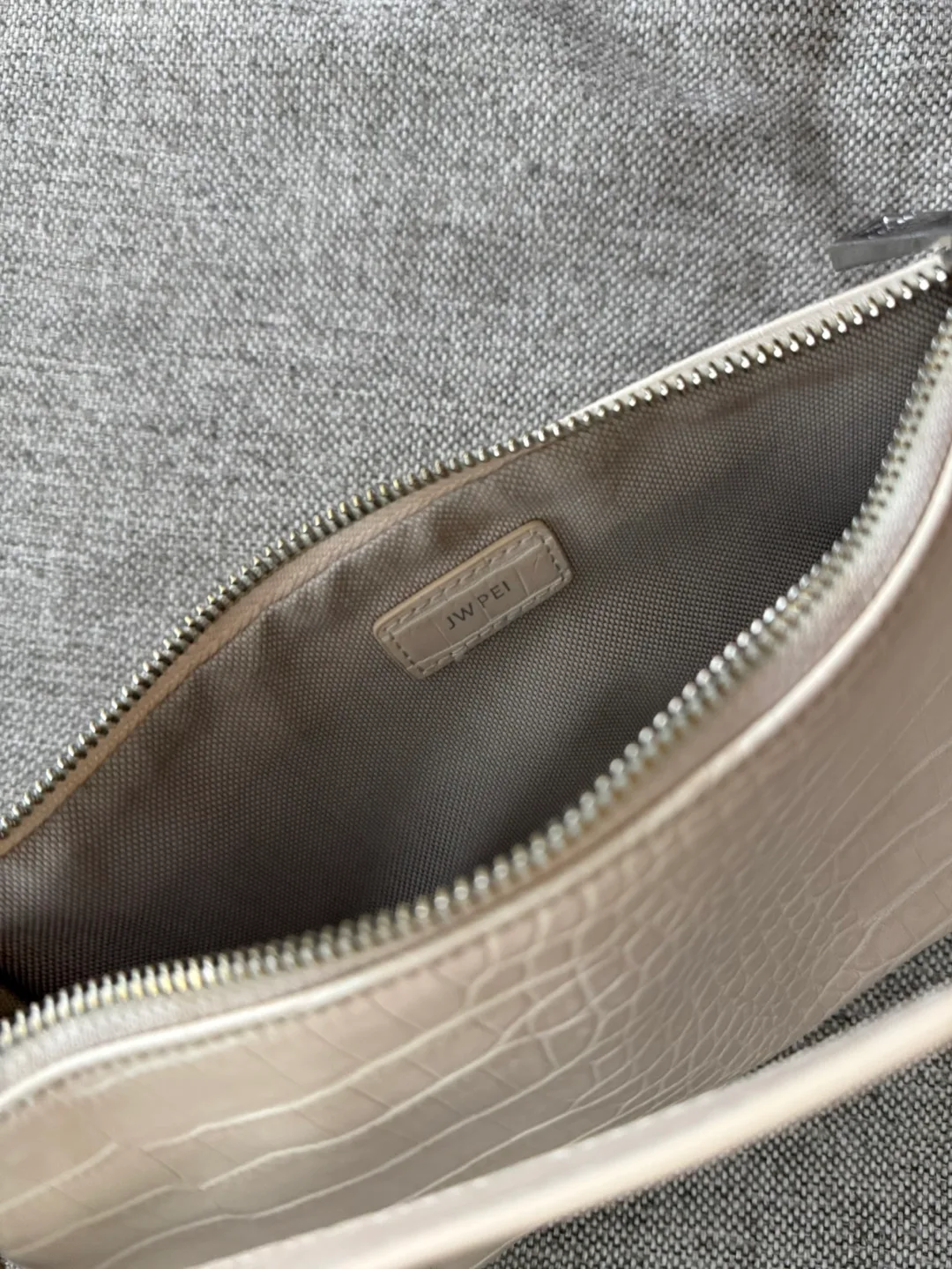 JW PEI Beige / White / Cream Croc-Embossed Baguette Bag image indicator(3)