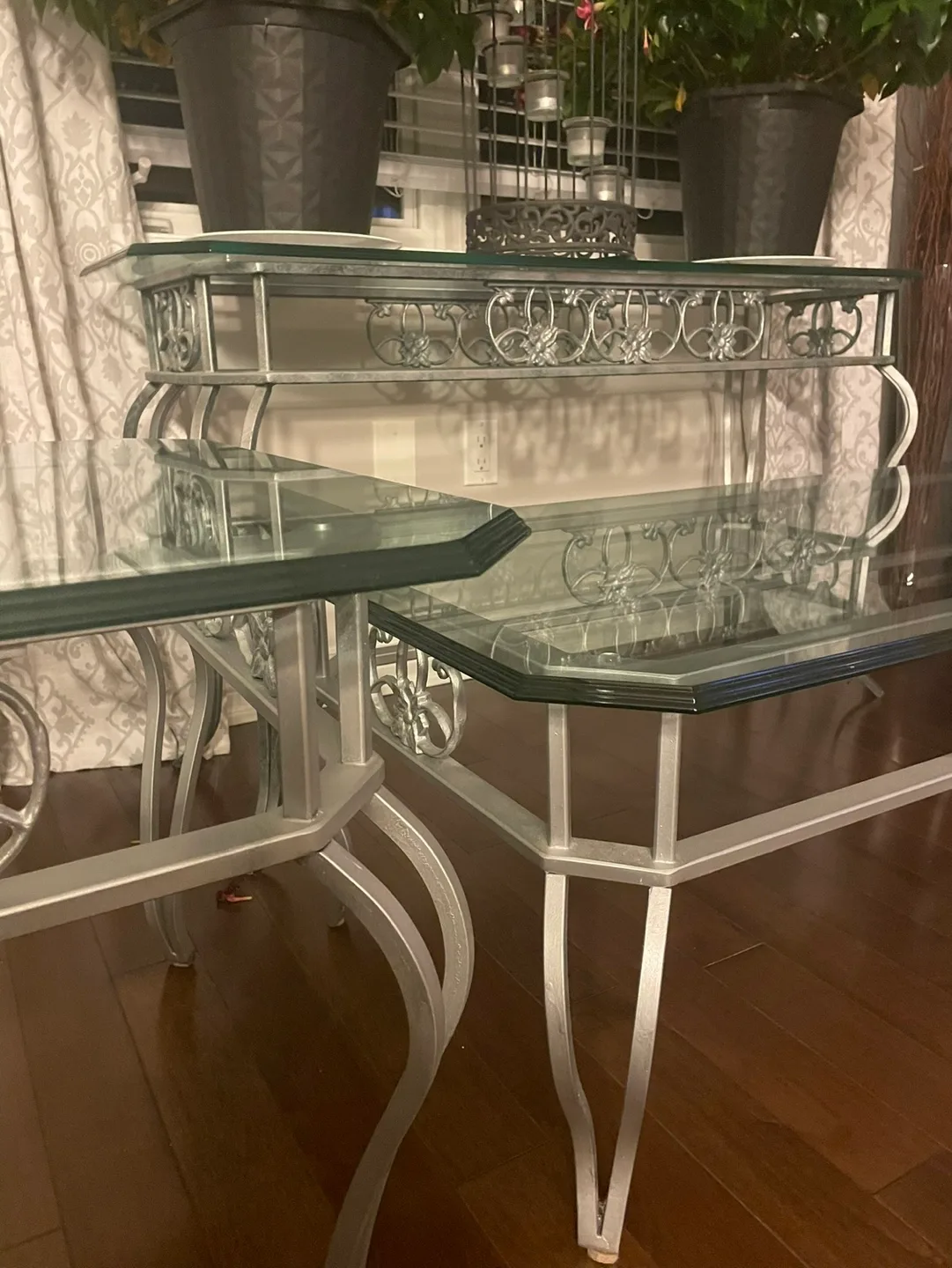 Luxury Coffee Table set with Thick Decor Edge Glass Tops image indicator(6)