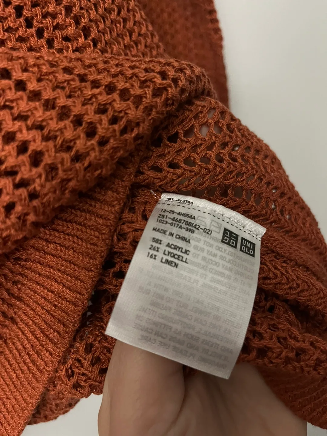 UNIQLO Mesh Long Sleeve Crew Neck Sweater image indicator(3)