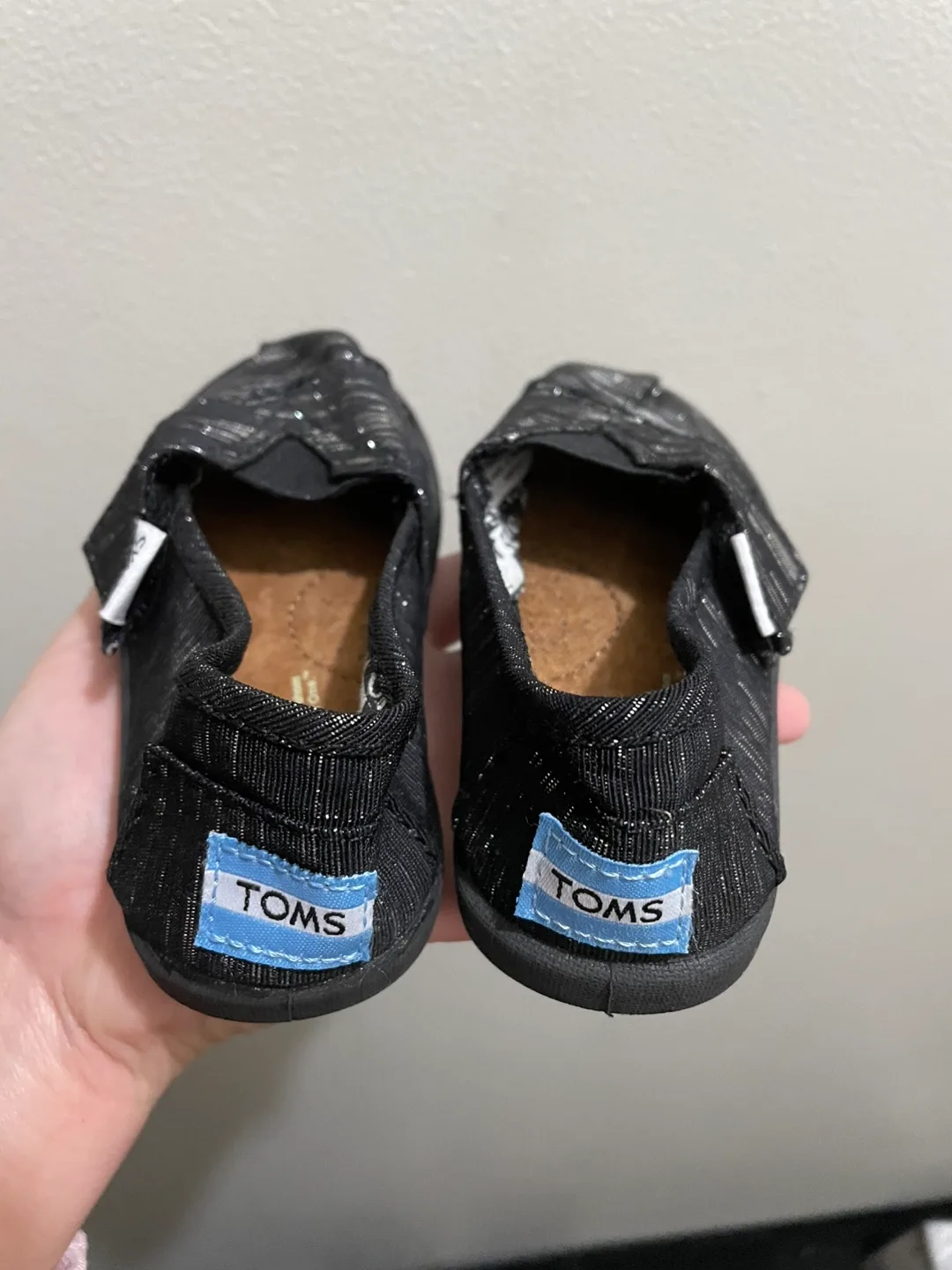Girls' TOMS Glitter Slip-on Shoes - Size 6 image indicator(2)