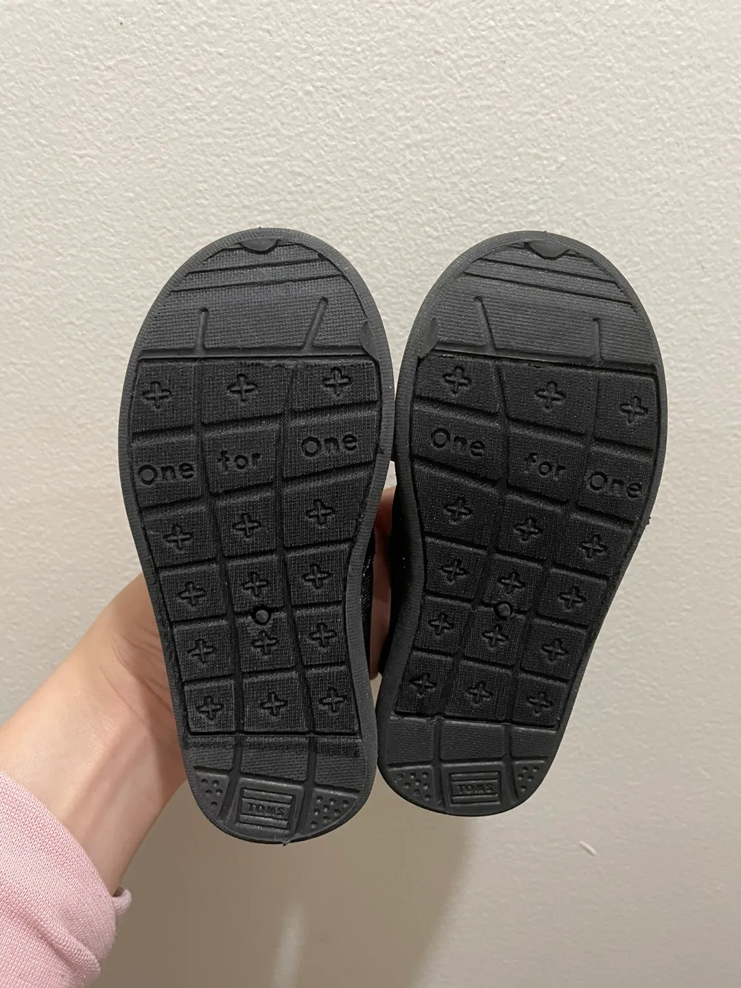 Girls' TOMS Glitter Slip-on Shoes - Size 6 image indicator(4)