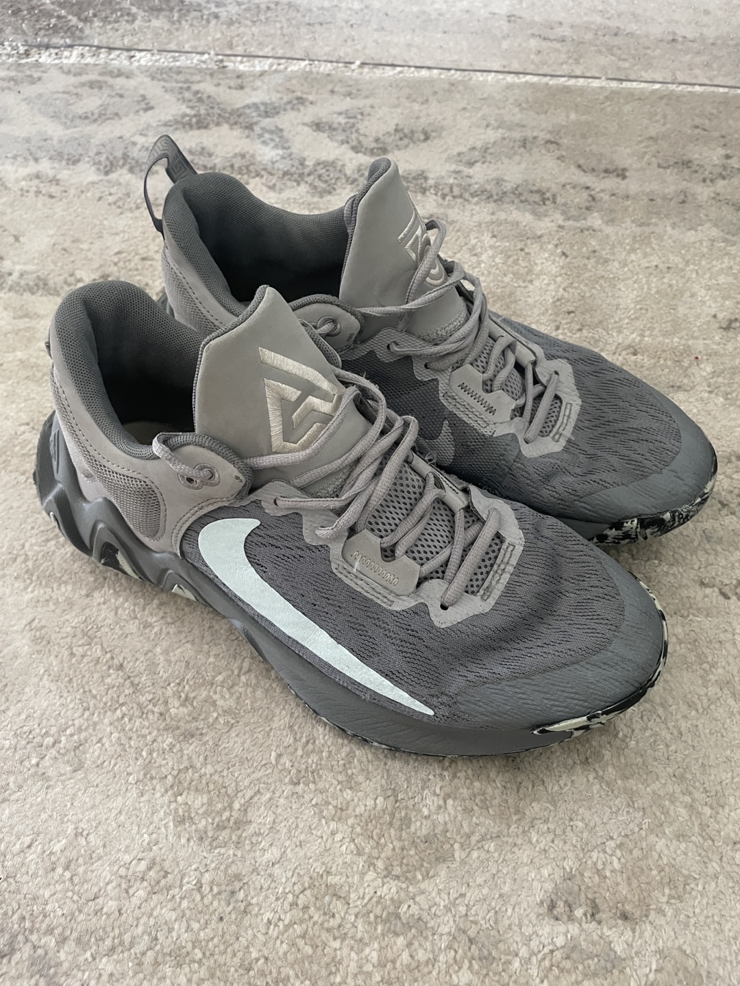 Basketball Shoes - Size US 10