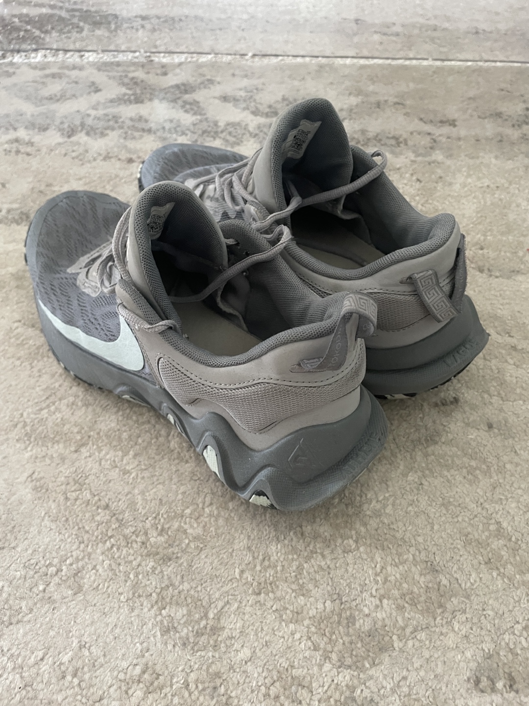 Basketball Shoes - Size US 10 - photo 2