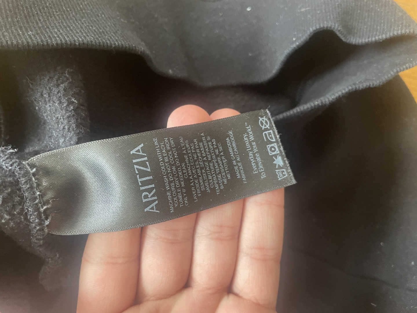 Aritzia Cozy Fleece Hoodie - Size Small - photo 4