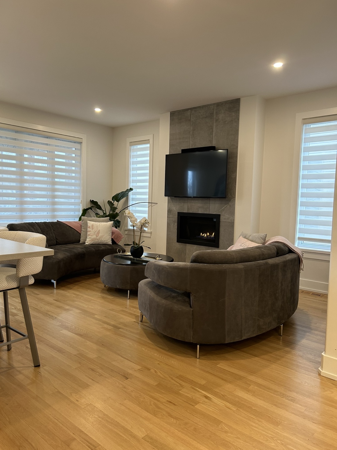 Upper Room Curved Grey Love Seats - photo 2