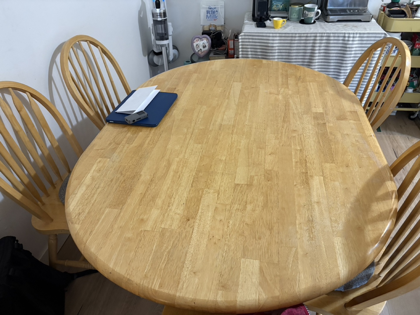 Oval dining table+4 chairs