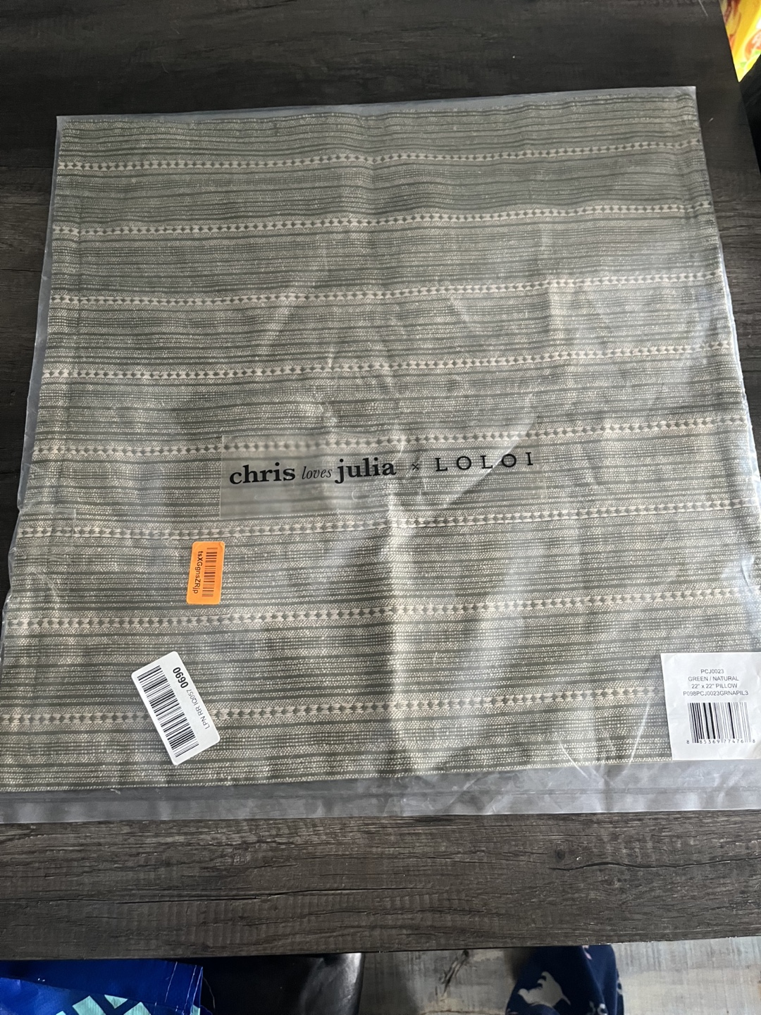 Loloi Chris Loves Julia Pillow Cover - Green/Natural 22" x 22" - photo 5