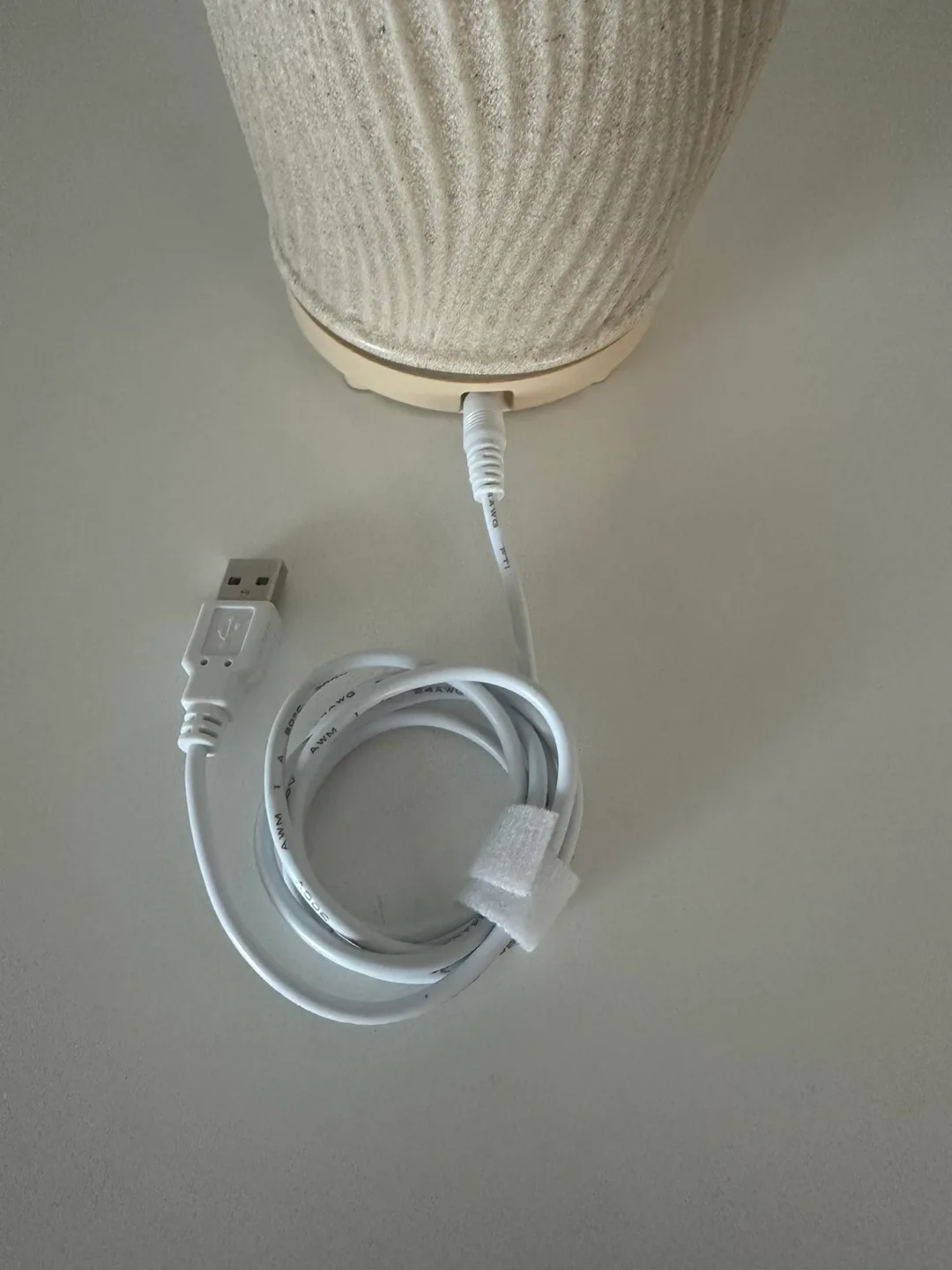 Resin Ultrasonic Aroma Diffuser Humidifier (Beige, Wave Pattern) image indicator(2)