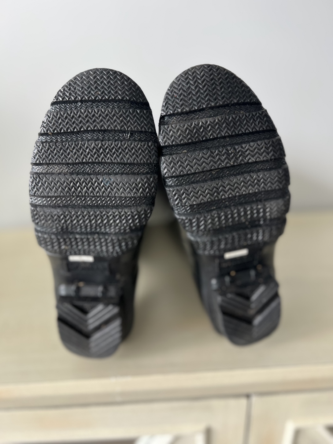 Hunter Glossy Black Rain Boots size 6/Girls 5/Boys - photo 4