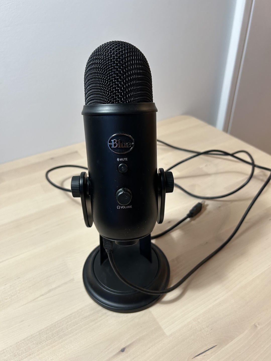 Blue Yeti USB Microphone - Black - photo 2