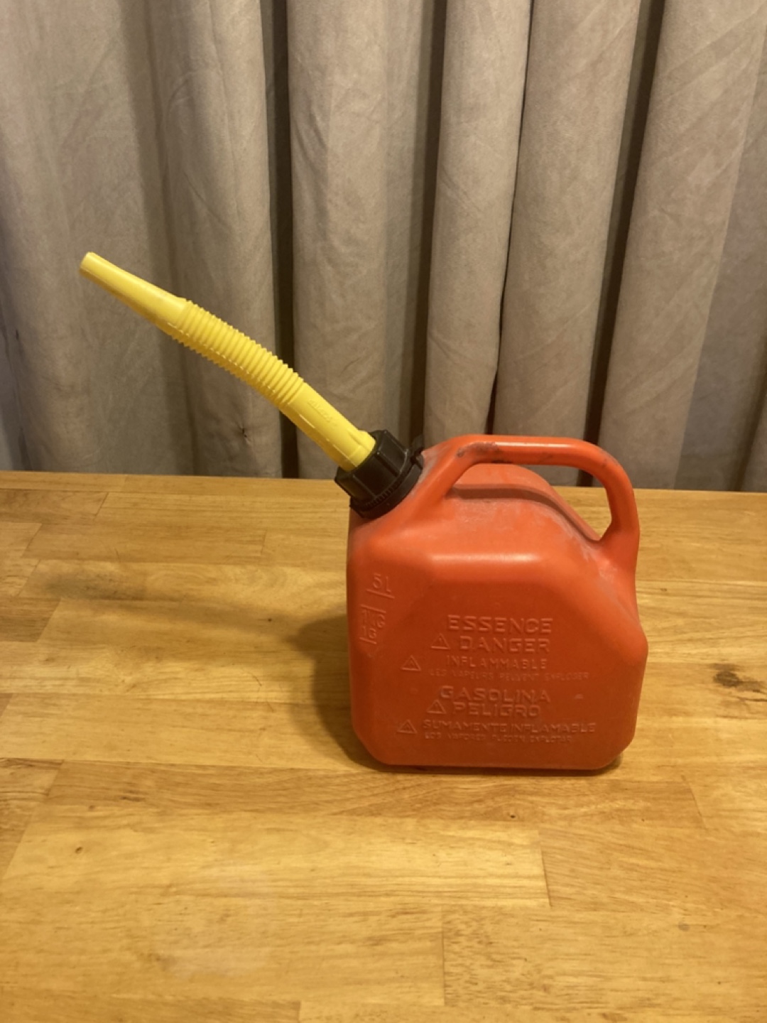 5L Red Plastic Gasoline Can