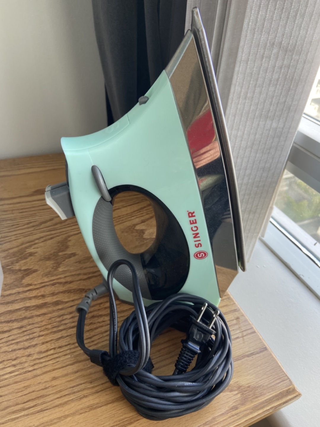 Singer Steam Iron - Mint Green