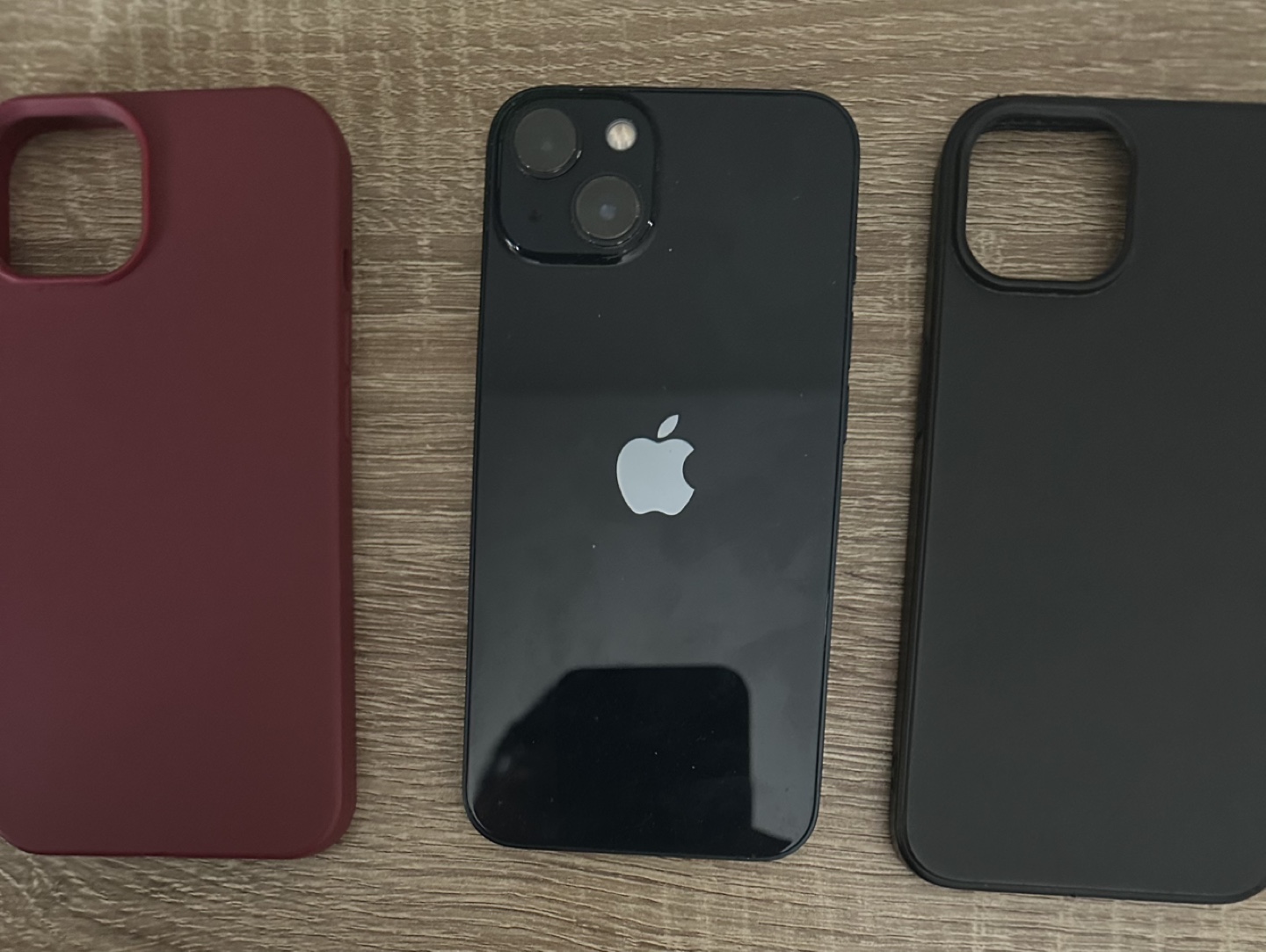 iPhone 13 + 2 cases