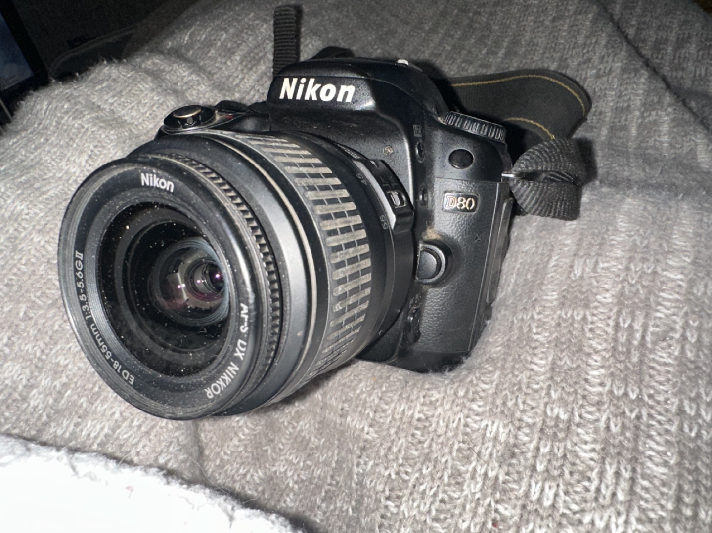 Nikon D3000 and Nikon D80 DSLR Cameras