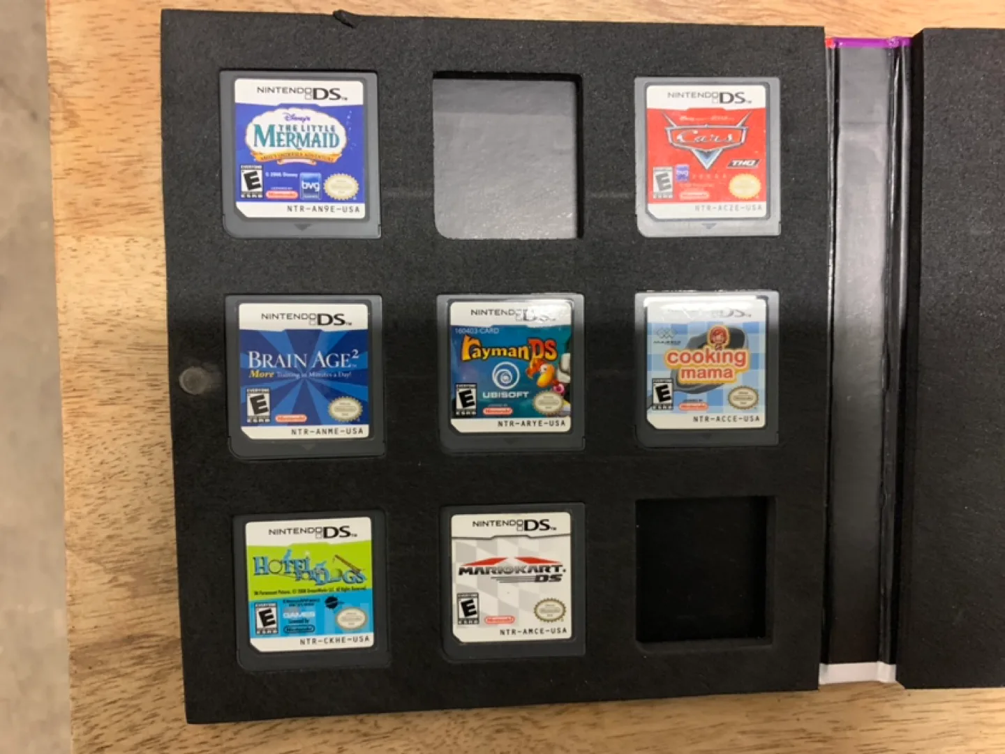 Nintendo DS Game Case with 7 Games & Stylus Pens image indicator(2)