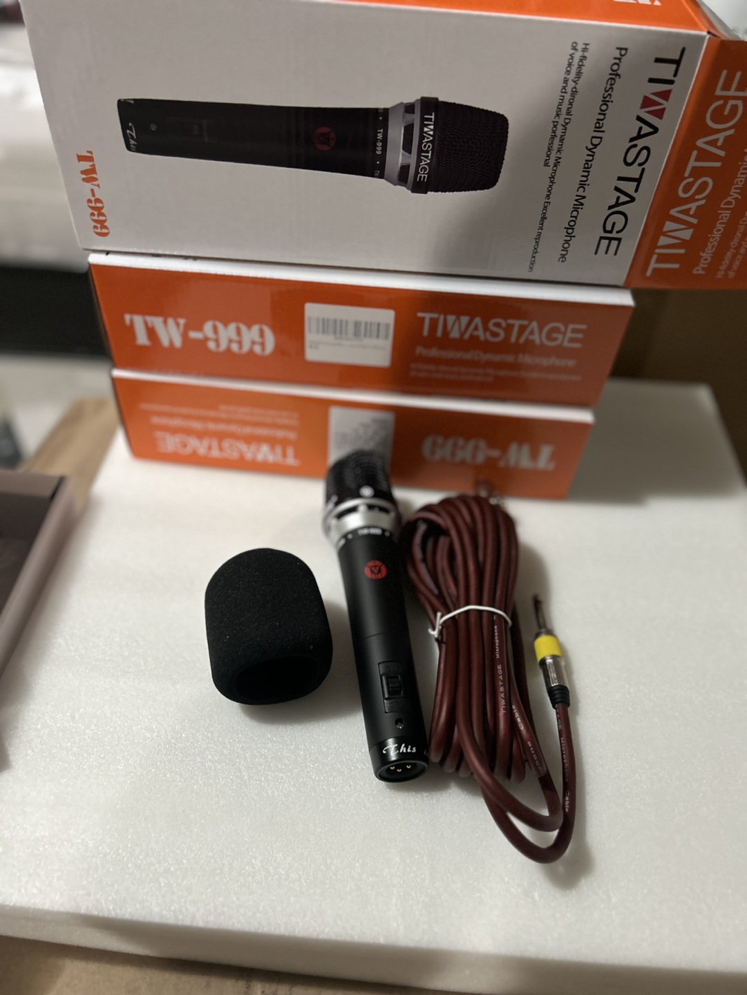 Professional Dynamic Microphone with Cable and Pop Filter - photo 2