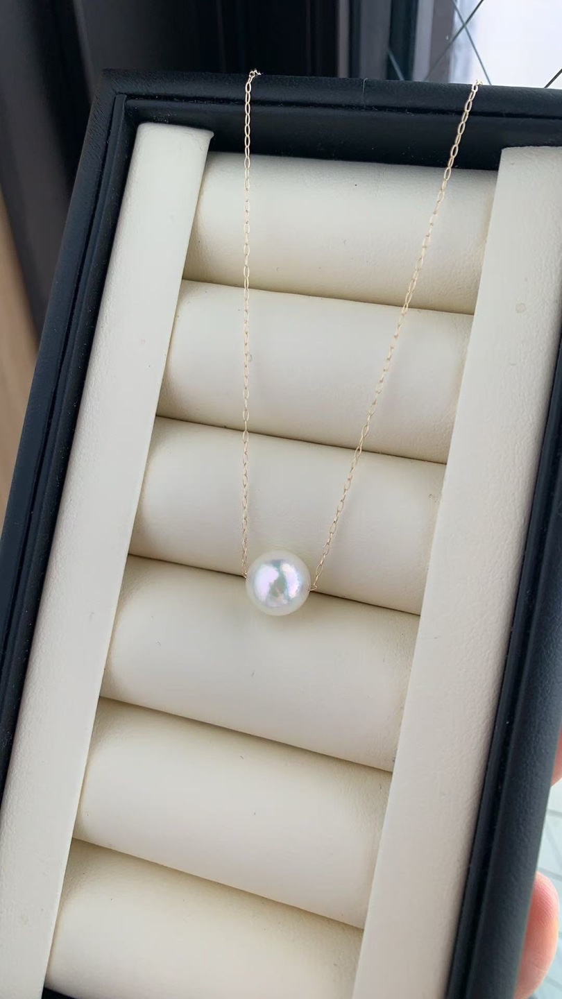 Delicate Akoya Pearl Necklace with18k gold chain - photo 3