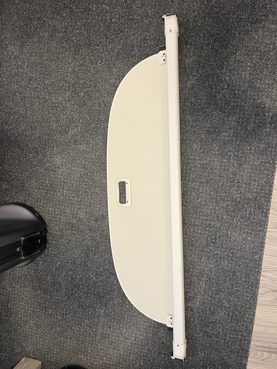 2021-2024 Nissan Rogue Cargo Cover Retractable Shade