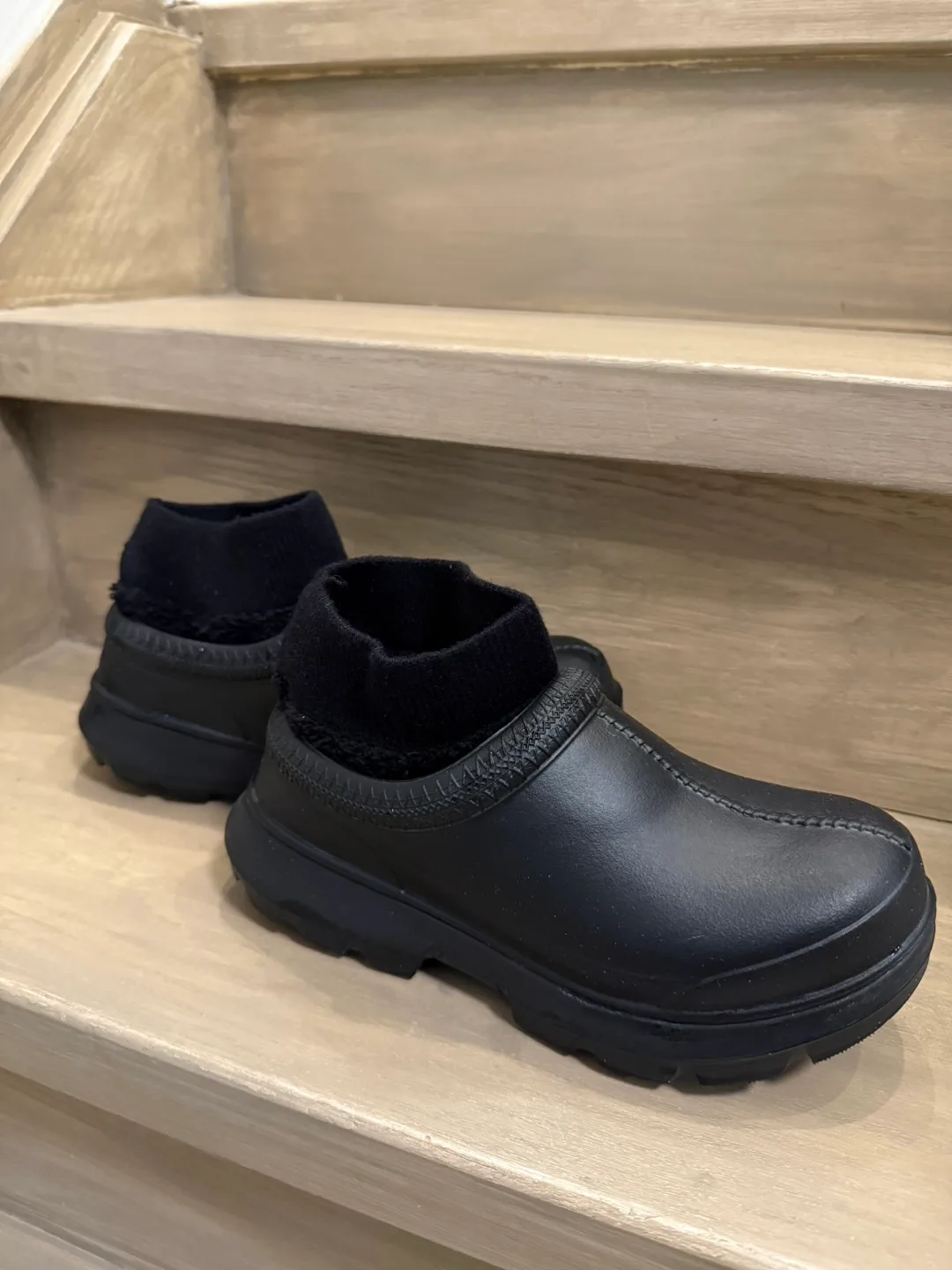 NEW UGG Tasman X (size 6) image indicator(3)