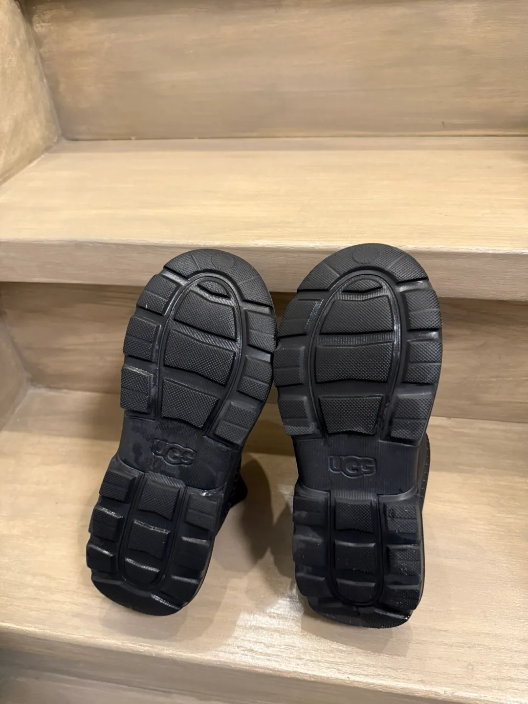 NEW UGG Tasman X (size 6) image indicator(2)