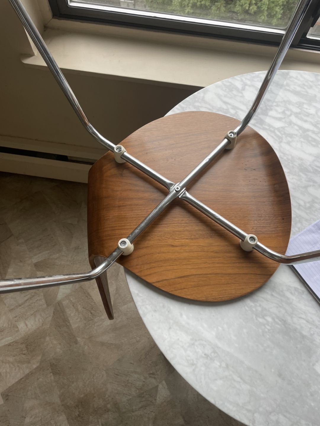 MCM style: Marble Table & 2 bent plywood ‘Peanut Chairs” - photo 5