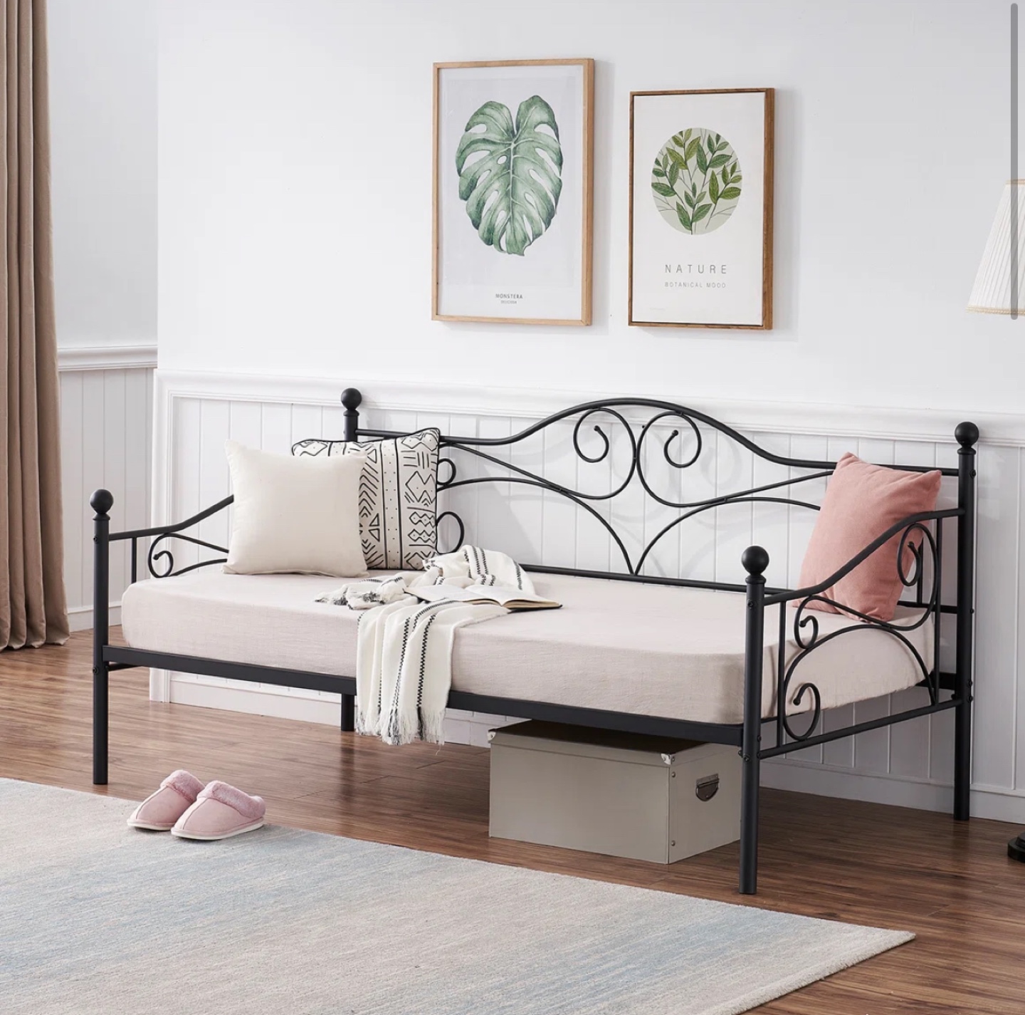Elegant Black Metal Daybed Frame - photo 2
