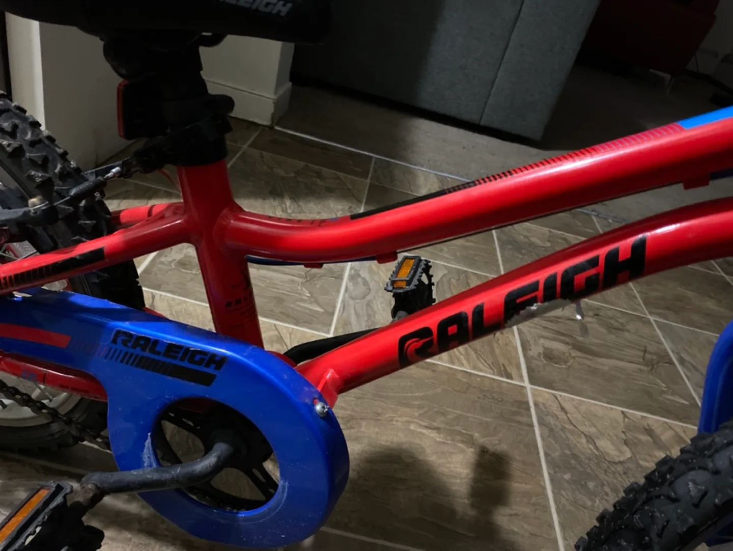 Raleigh Kids Bike with Training Wheels image indicator(4)