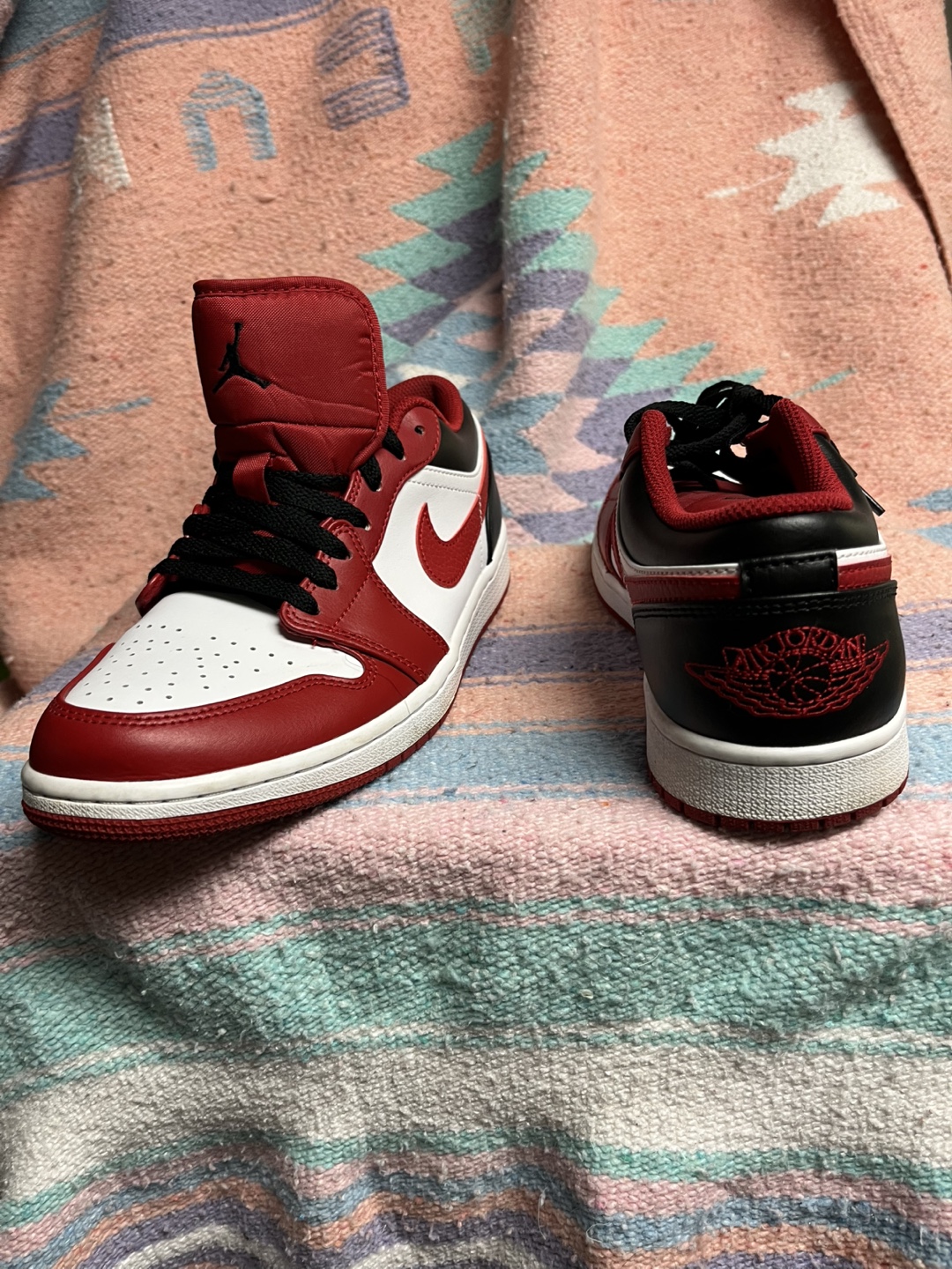 Nike Air Jordan 1 Low Bulls - photo 3