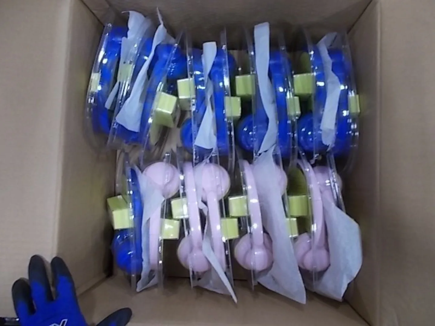 35 Onn. On-Ear Headphones - Pink & Blue (Case of 35 pieces) image indicator(6)